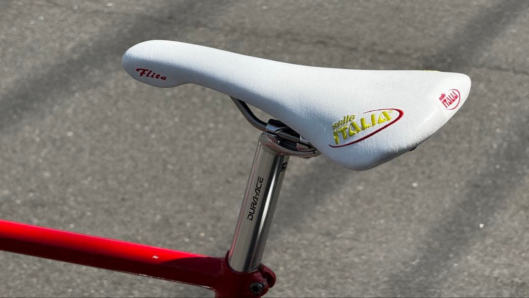 セライタリア Flite サドル 白 njsシール有 競輪