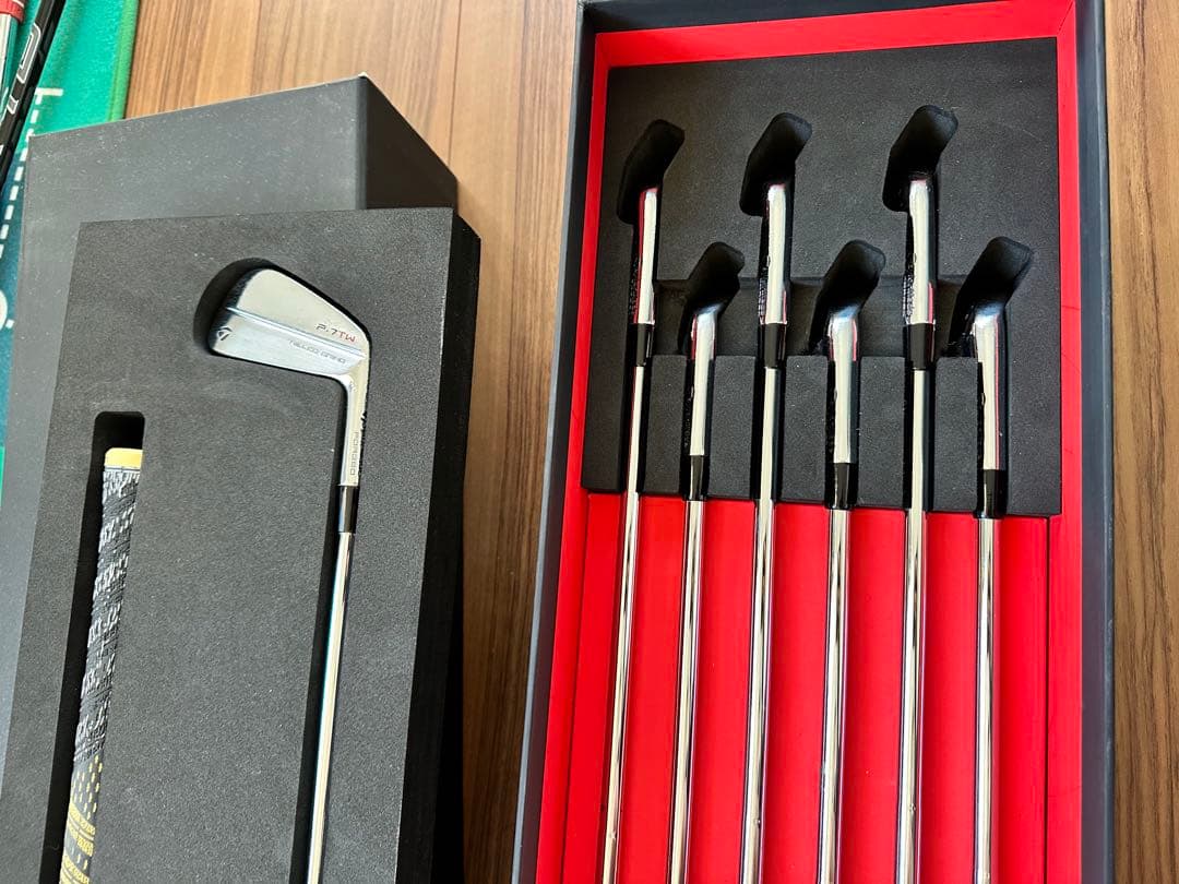 TaylorMade P-7TW 3I〜PW ダイナミックゴールド　8本セット