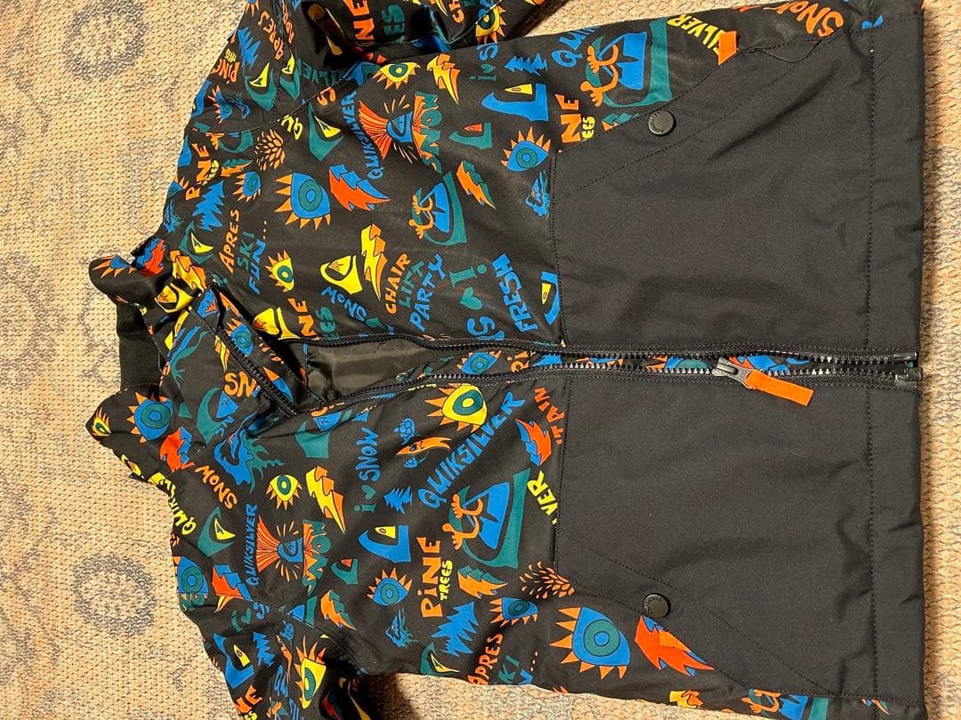 Quick Silver スキー、スノボウェア　上下6〜7歳130 上着美品