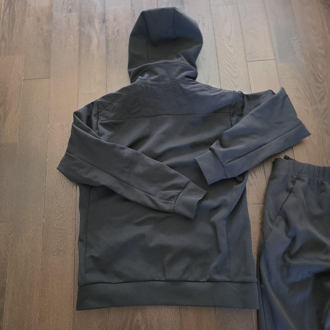 S.F.TECH フード付きジャージ上下セット 黒　DESCENTE　試着のみ