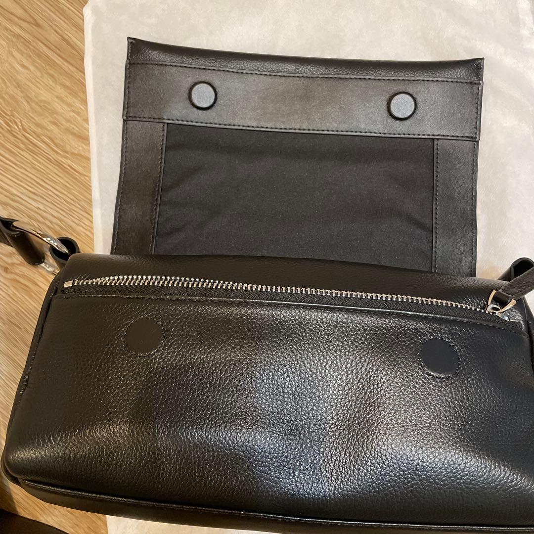 ビアズリー beardsley レザーボディバッグ