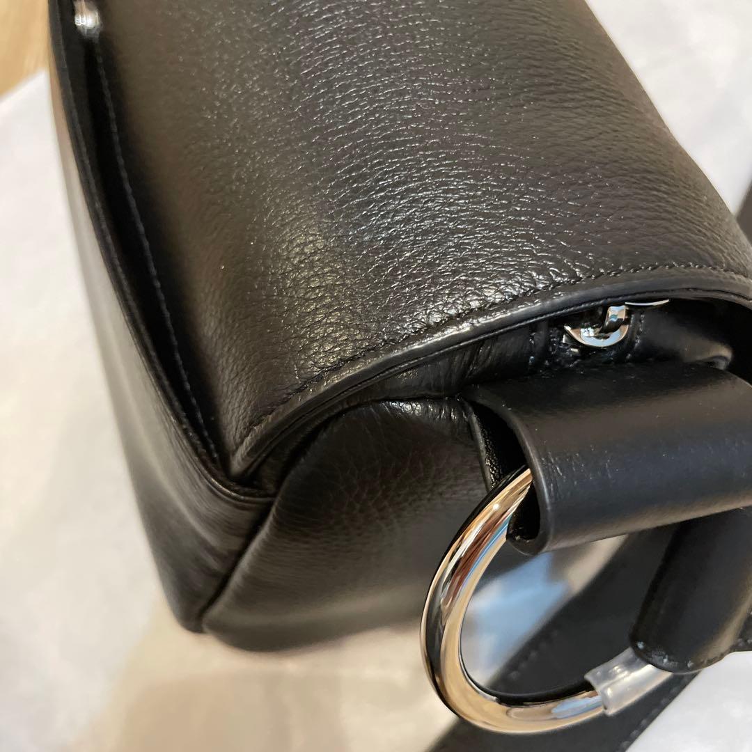 ビアズリー beardsley レザーボディバッグ