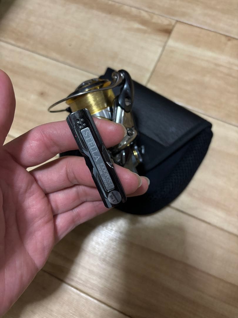 スピニングリール ステラ1000spgシルバー ゴールド キャリングケース付き