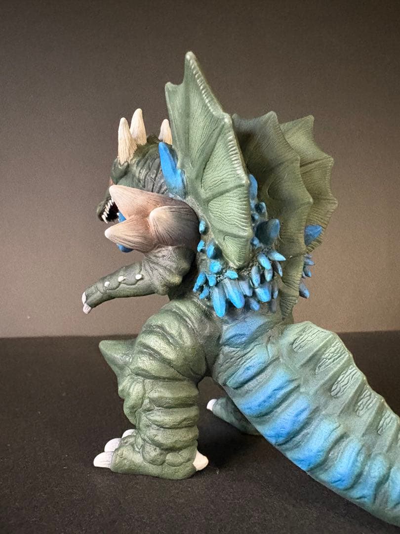 ウルトラ怪獣ソフビ　ガイリュウガ　リペイント完成品