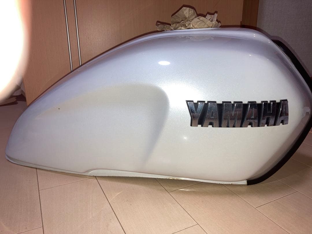 xjr400 4hm rh02j タンク 燃料タンク 状態良好 - メルカリ