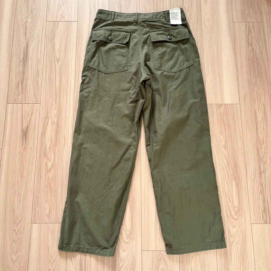 CIOTA シオタ スビンコットンムラ糸バックサテンベイカーパンツ カーキ 5