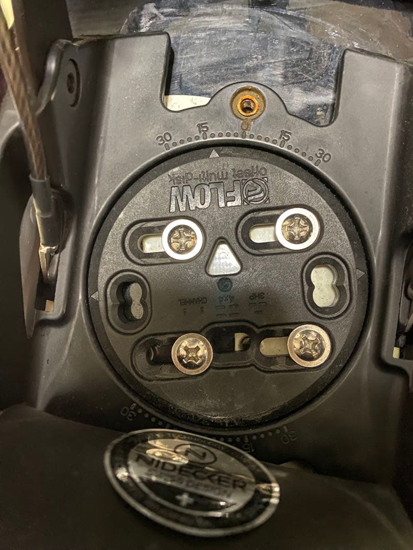 FLOW fuseビンディングBLACK