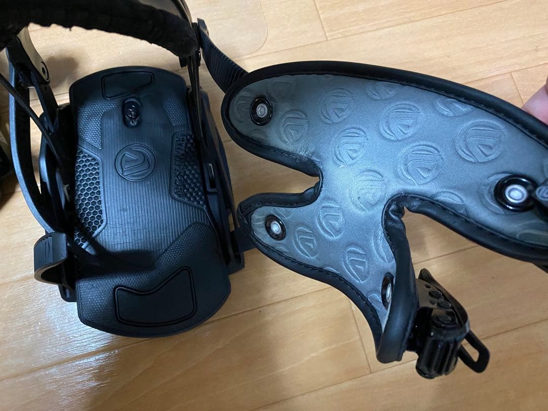 FLOW fuseビンディングBLACK