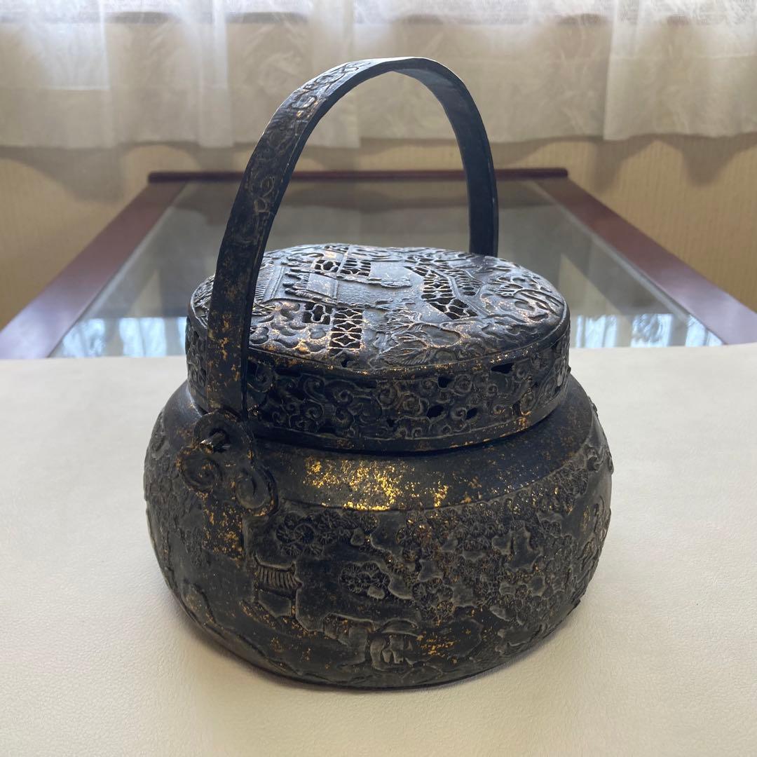 大明宣徳 香炉 手炉 手炙り 火鉢 蓋付き 手提げ 彫刻 透かし 金属 骨董品
