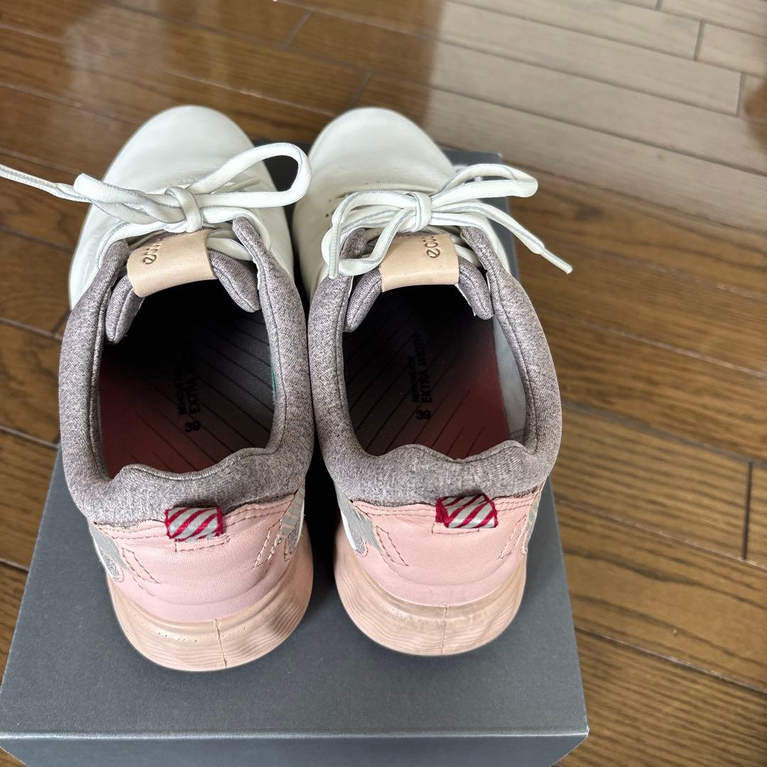 ECCOレディースゴルフシューズ