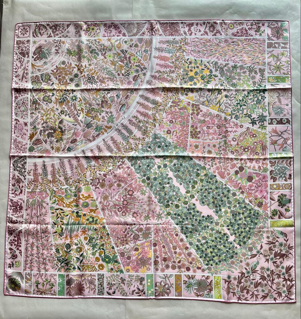 新品未使用.エルメス スカーフ　カレ90 「ジヴェルニーの花」レア柄、ピンク系