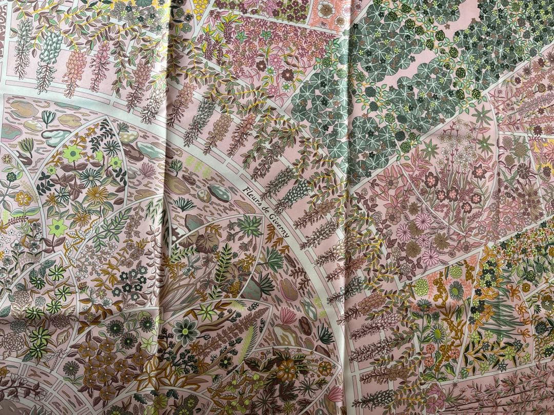 新品未使用.エルメス スカーフ　カレ90 「ジヴェルニーの花」レア柄、ピンク系