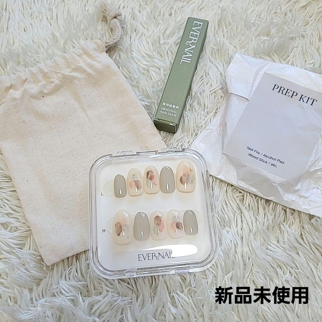 未使用✦EVERNAIL エバーネイル ネイルチップ ミディアムオーバル グレー