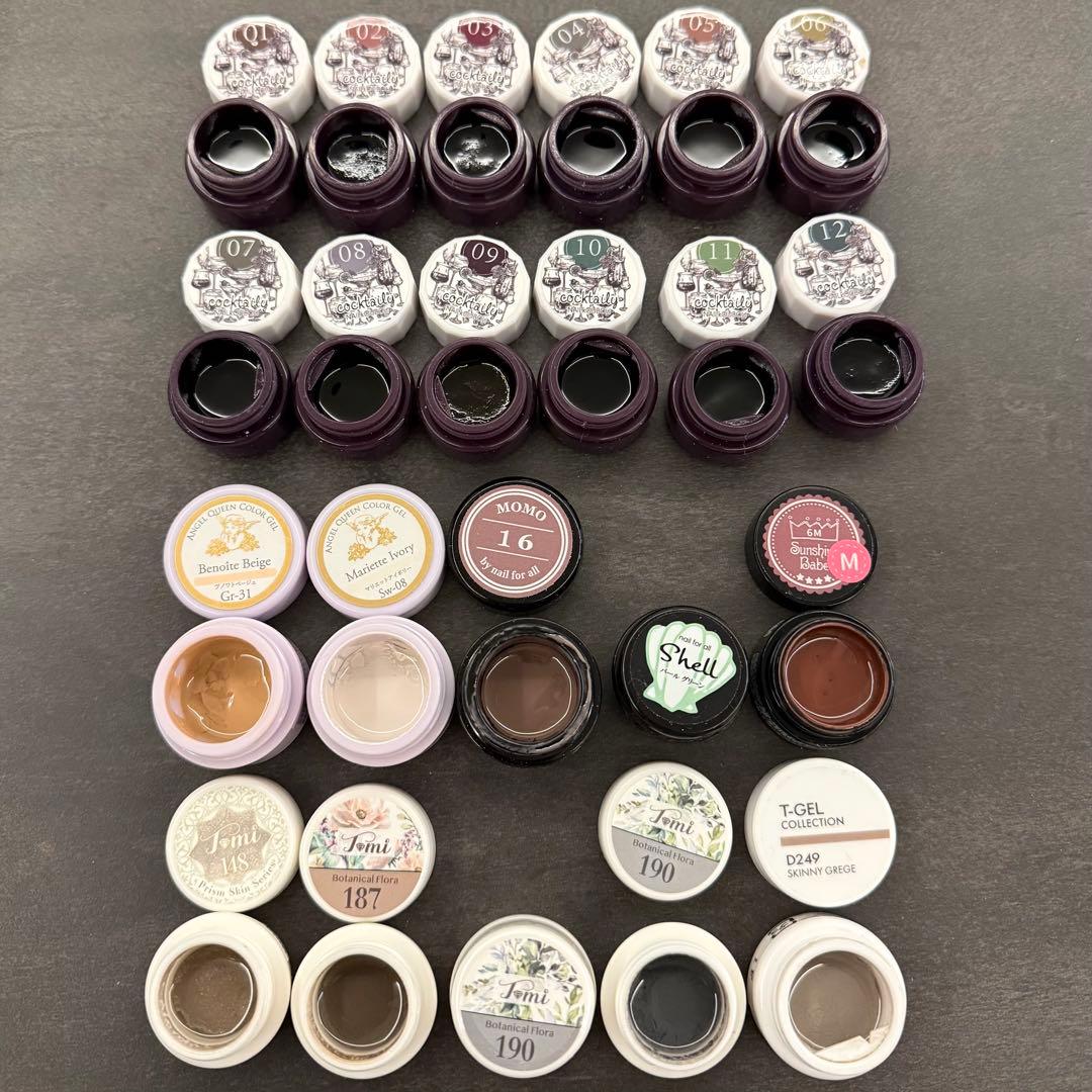 美品 カラージェル64個セット！まとめ売り　プレゼント付♪