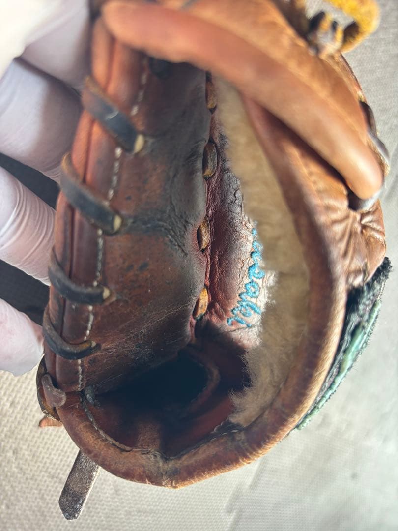 久保田スラッガー硬式グローブ内野手用ksg一1PS E 捕球面に革裂けアリ