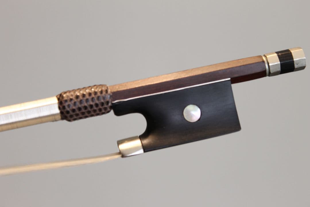 オールドバイオリン弓絶妙な吸付と反発の妙、癖になる操作感約百年前