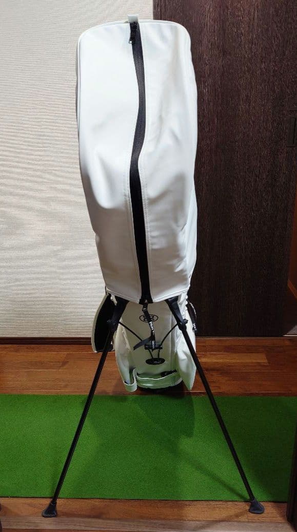 G/FORE ・ジーフォア　軽量　スタンド式キャディバッグ