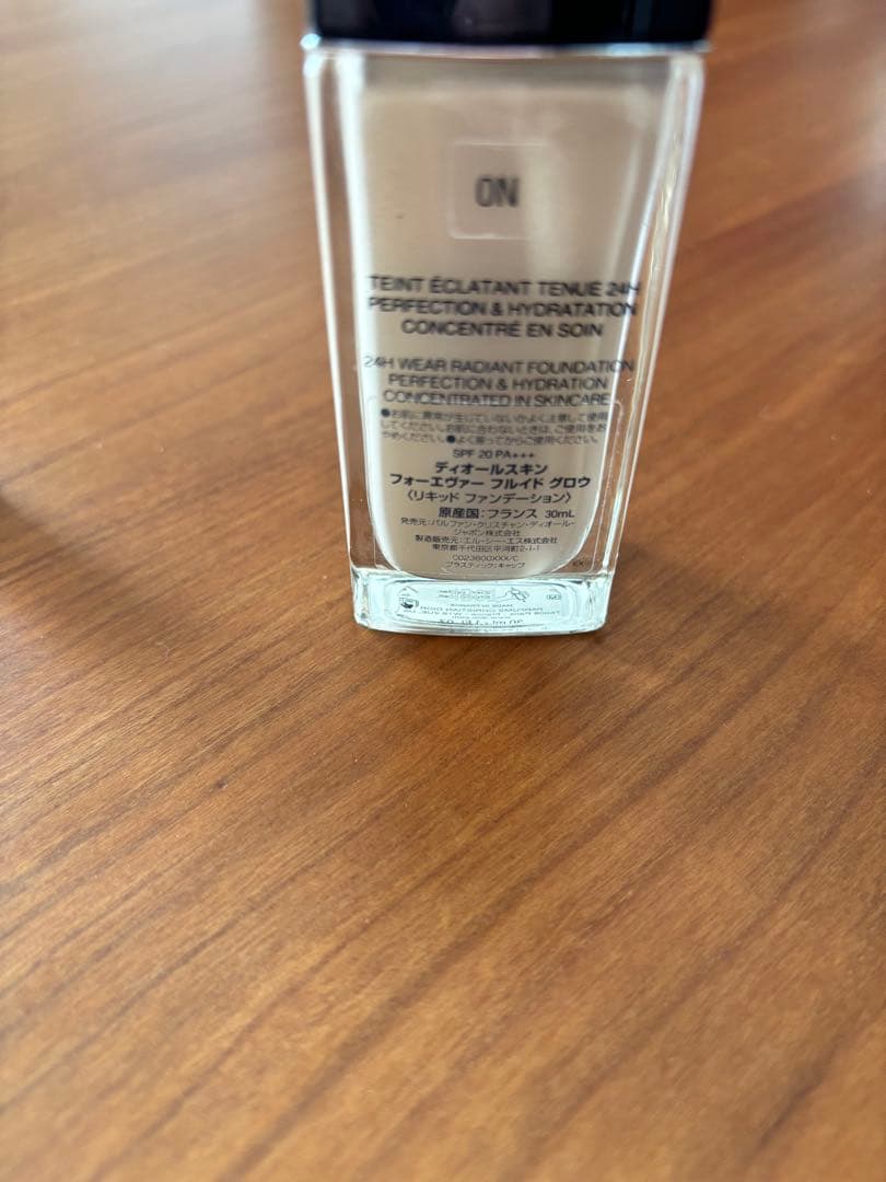 ファンデーション Dior Forever Skin Glow ON 24H