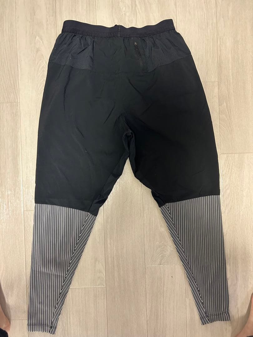 ナイキ　エアロスイフト　パンツ