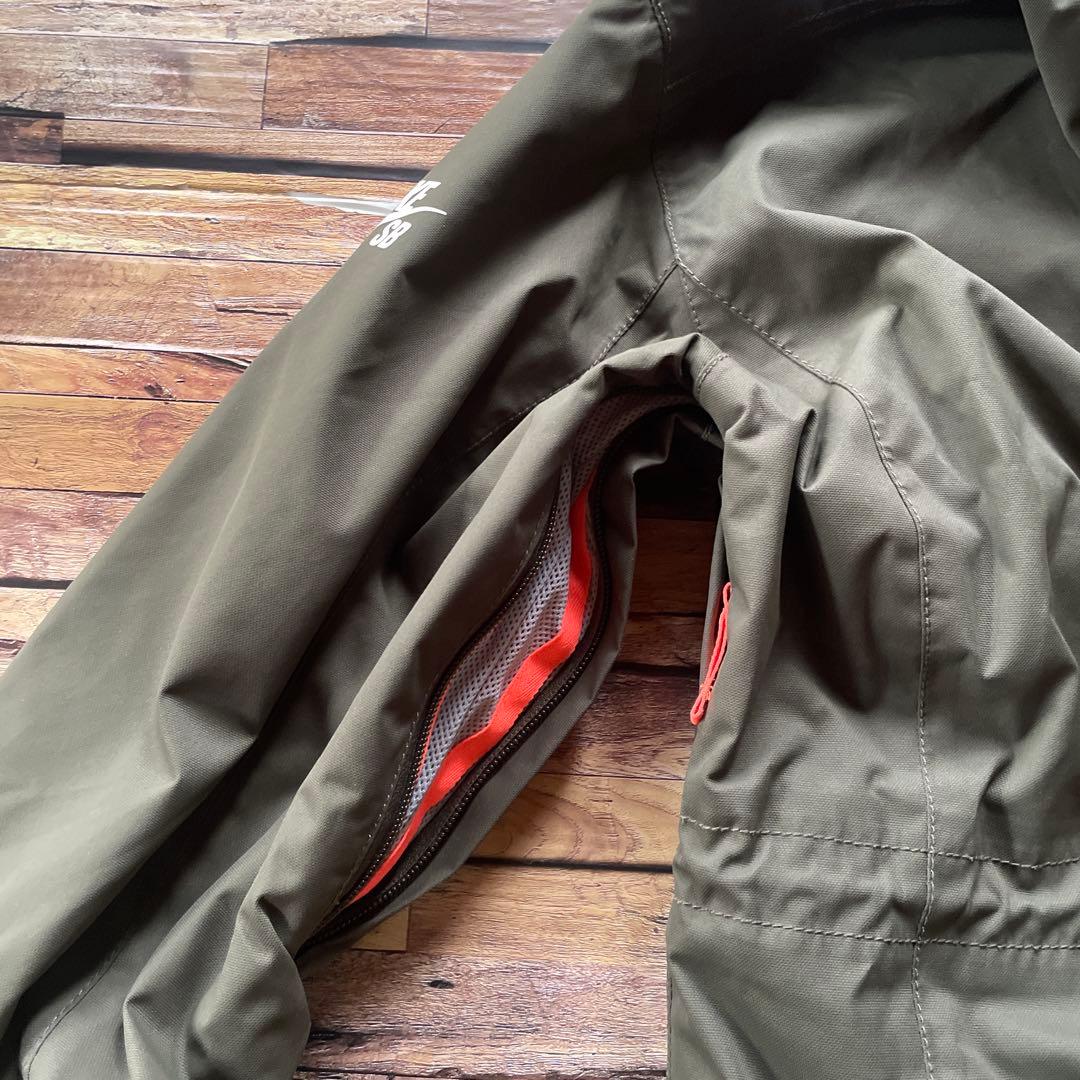 スノー仕様のNIKE SBジャケットHUDSON PARKAナイキSB(S)