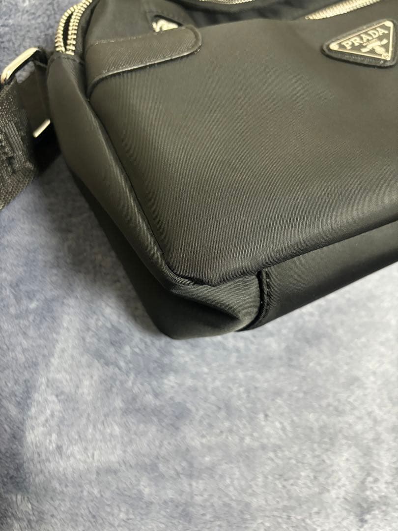 早い者勝ち！PRADA ブラック ショルダーバッグ　メッセンジャーバッグ