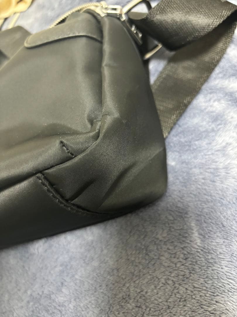 早い者勝ち！PRADA ブラック ショルダーバッグ　メッセンジャーバッグ