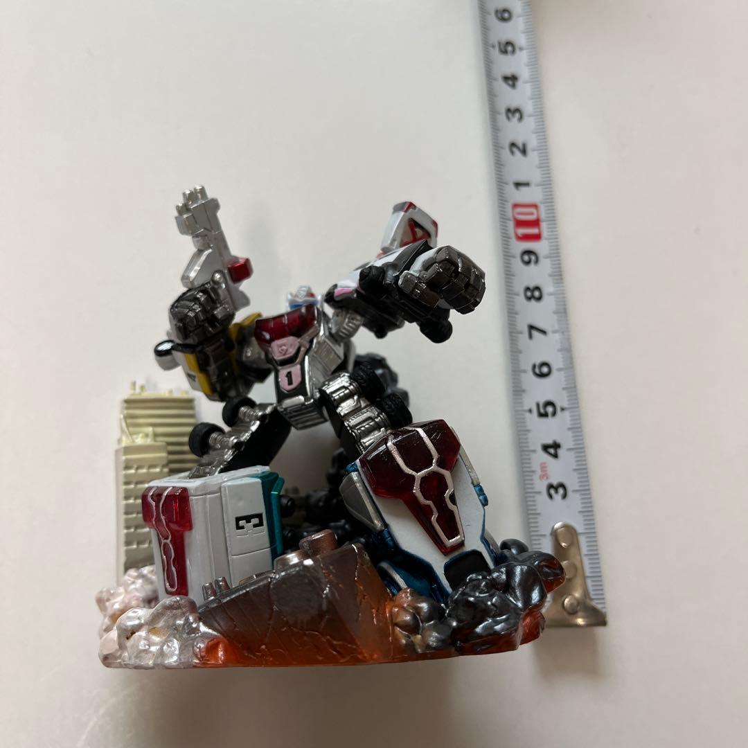 黒十字軍ポーチと戦隊ヒーロー ジオラマフィギュア セット - メルカリ