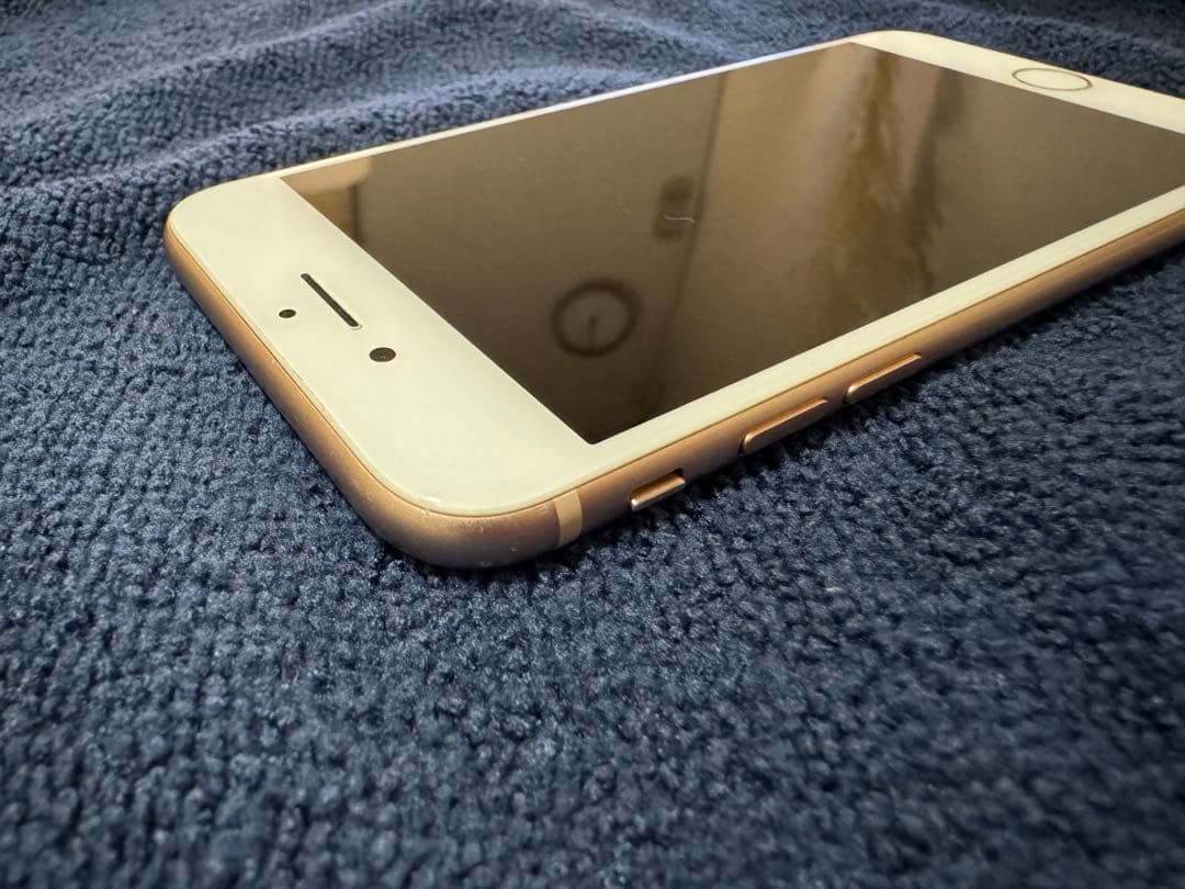 Apple iPhone8 ゴールド