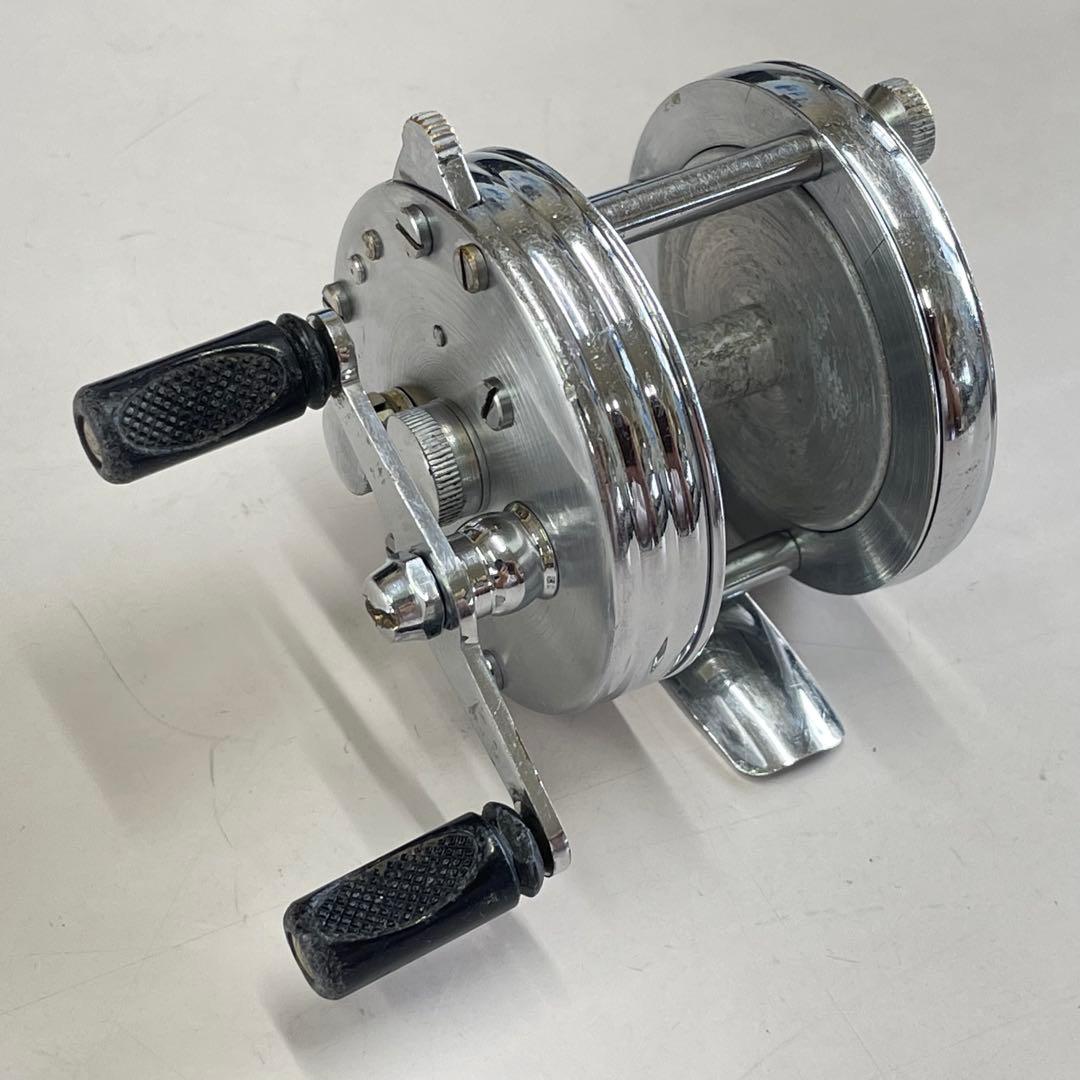 リール RECORD 2300 MODELL C