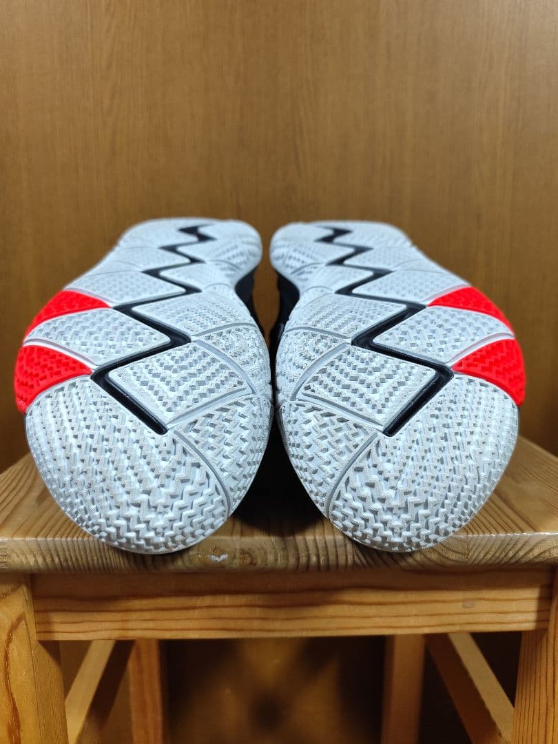 Nike Kyrie 4 Think 16 ナイキ　カイリー4