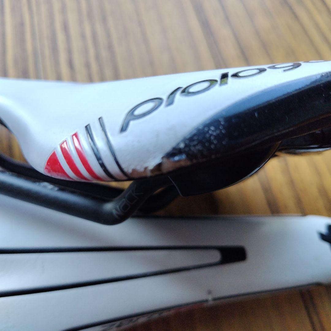 Prologo 134サイズ サドル ホワイト・レッド
