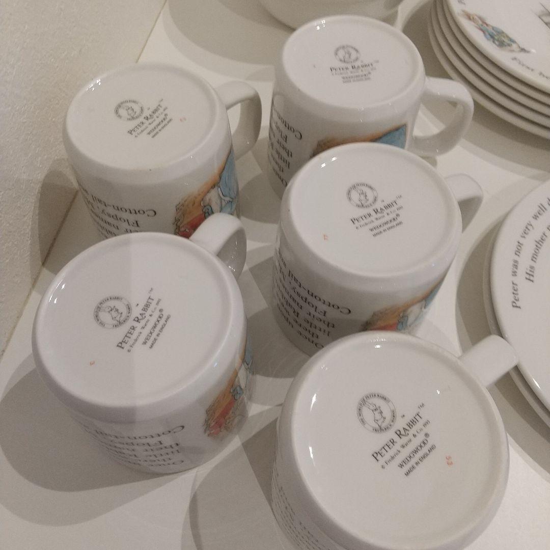 ウエッジウッド・ピーターラビットシリーズ・１７点セットです。