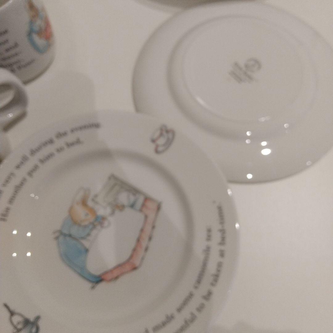 ウエッジウッド・ピーターラビットシリーズ・１７点セットです。