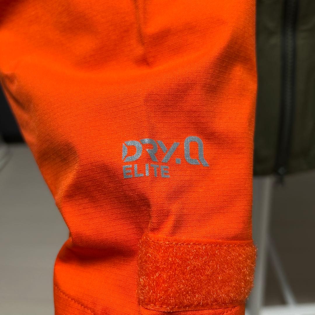 マウンテンハードウェア　DRY.Q マウンテンパーカー　スノーボードウェア