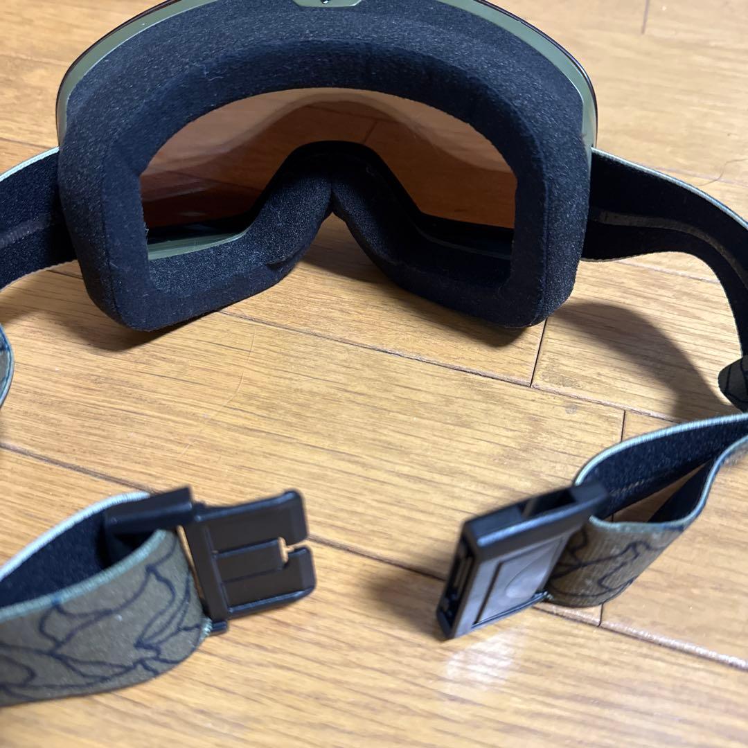 スノーボード、ビィンディング、ケースのセットFLUX RIDE ゴーグル付き。