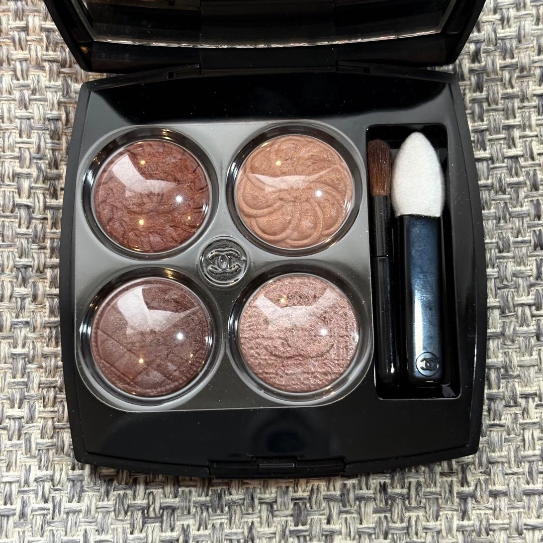 シャネル レキャトルオンブル ブトン クチュール 219