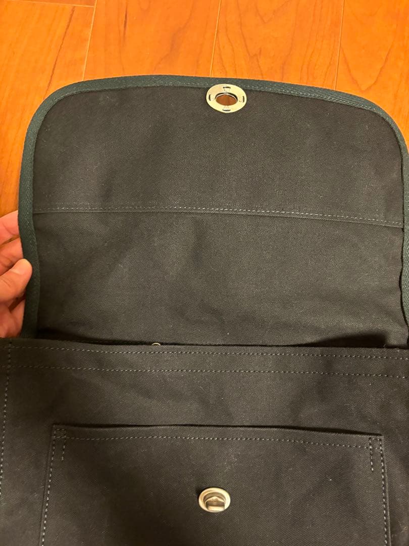 美品⭐︎信三郎帆布リュック 黒×黒　缶バッジ付き