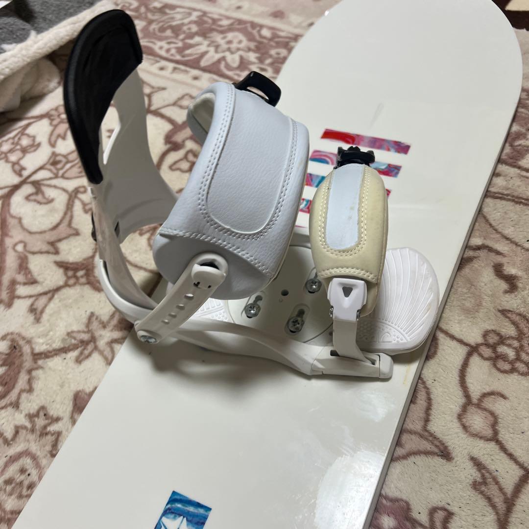 美品 ROME SDS 142cm バイン付 スノーボード2点セット レディース