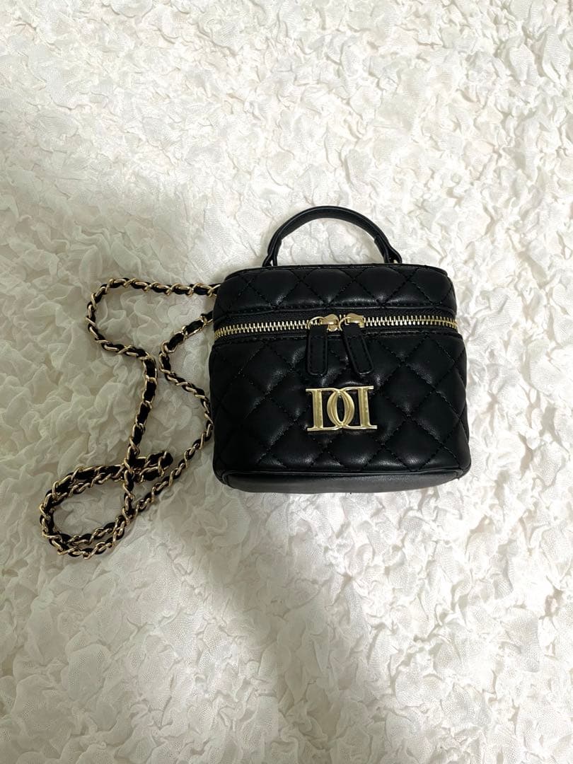 Darich ダーリッチ キルティングスクエアミニバッグ シルバーパーツ