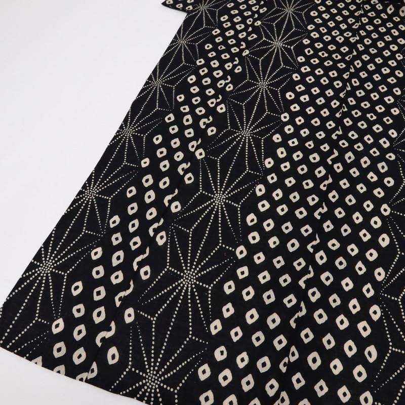 《源氏物語◇長尺『綿麻』夏着物■小紋◆鹿の子柄麻の葉の柄縞■黒地◆UB7-22》