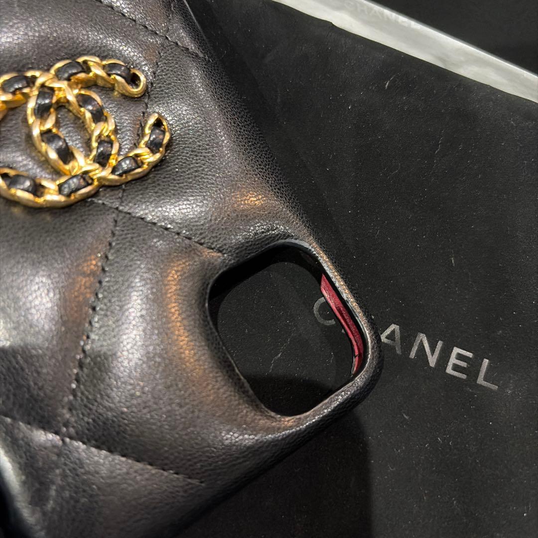 サリア　CHANEL iPhone11ケース ブラック