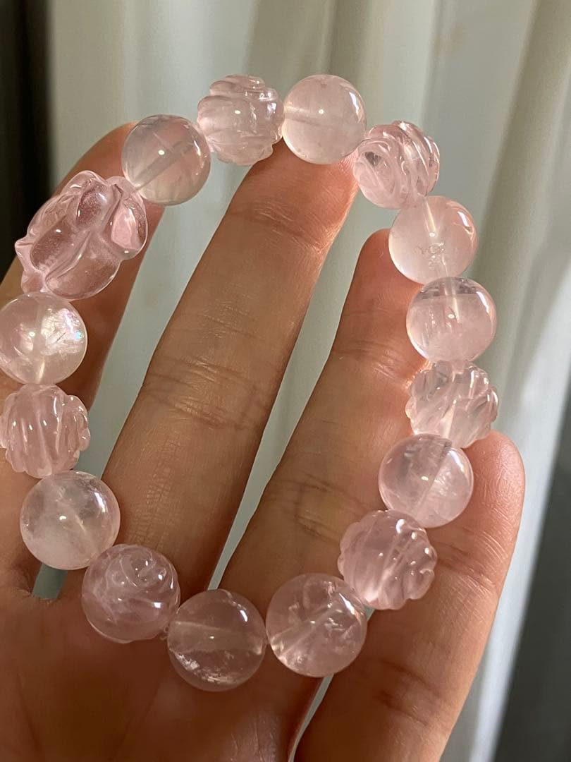 花ローズクォーツのデザインブレスレットとロードナイトとラリマー3点