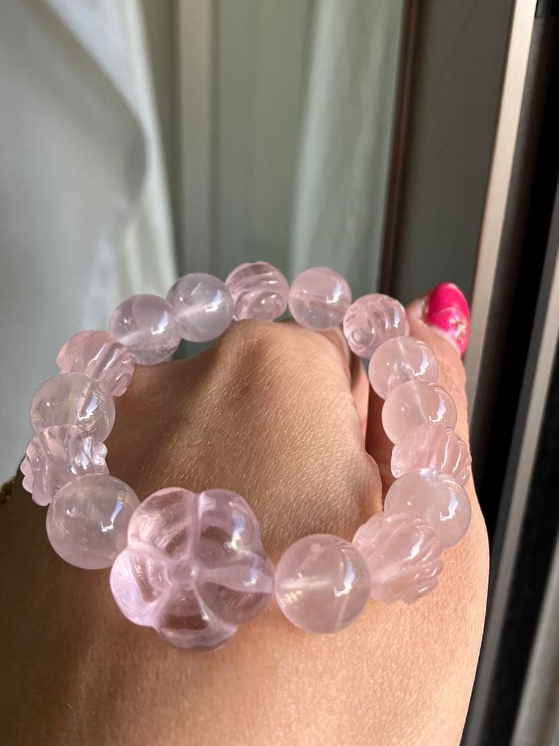 花ローズクォーツのデザインブレスレットとロードナイトとラリマー3点