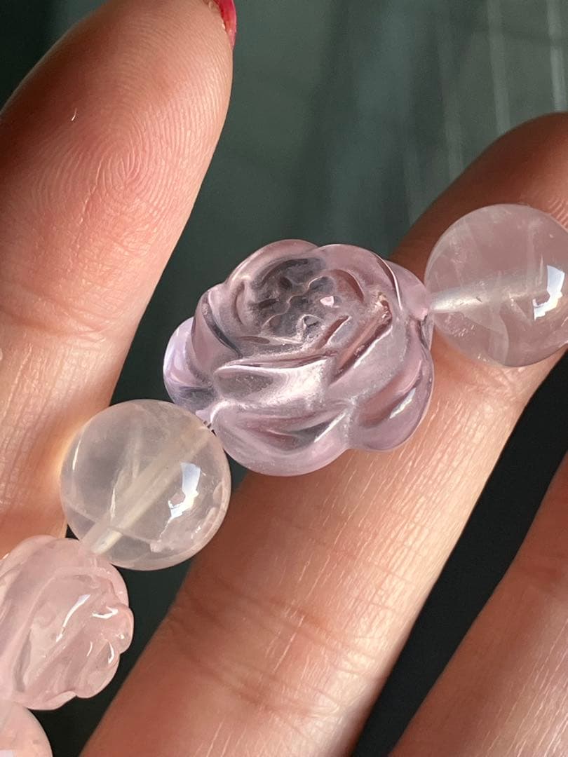 花ローズクォーツのデザインブレスレットとロードナイトとラリマー3点