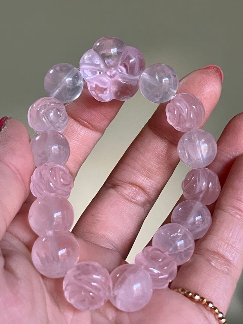 花ローズクォーツのデザインブレスレットとロードナイトとラリマー3点