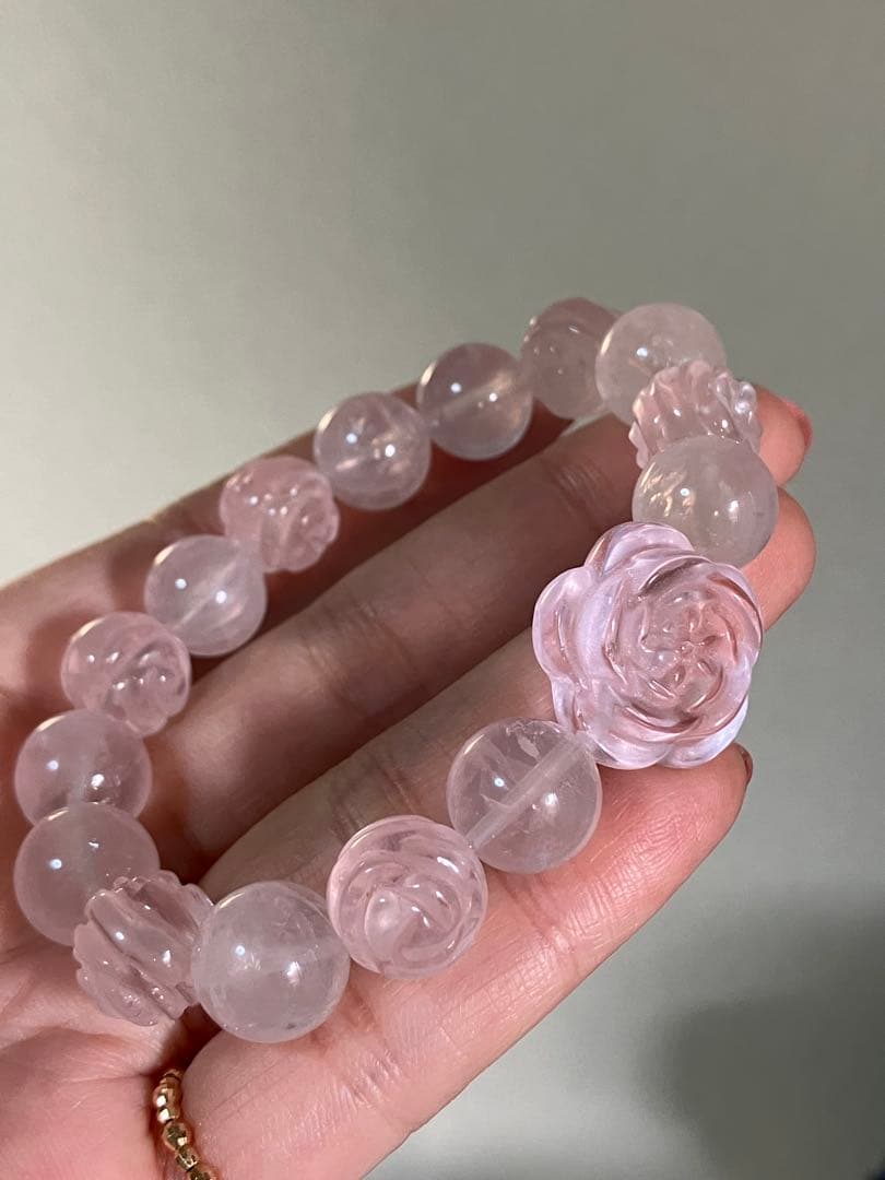 花ローズクォーツのデザインブレスレットとロードナイトとラリマー3点