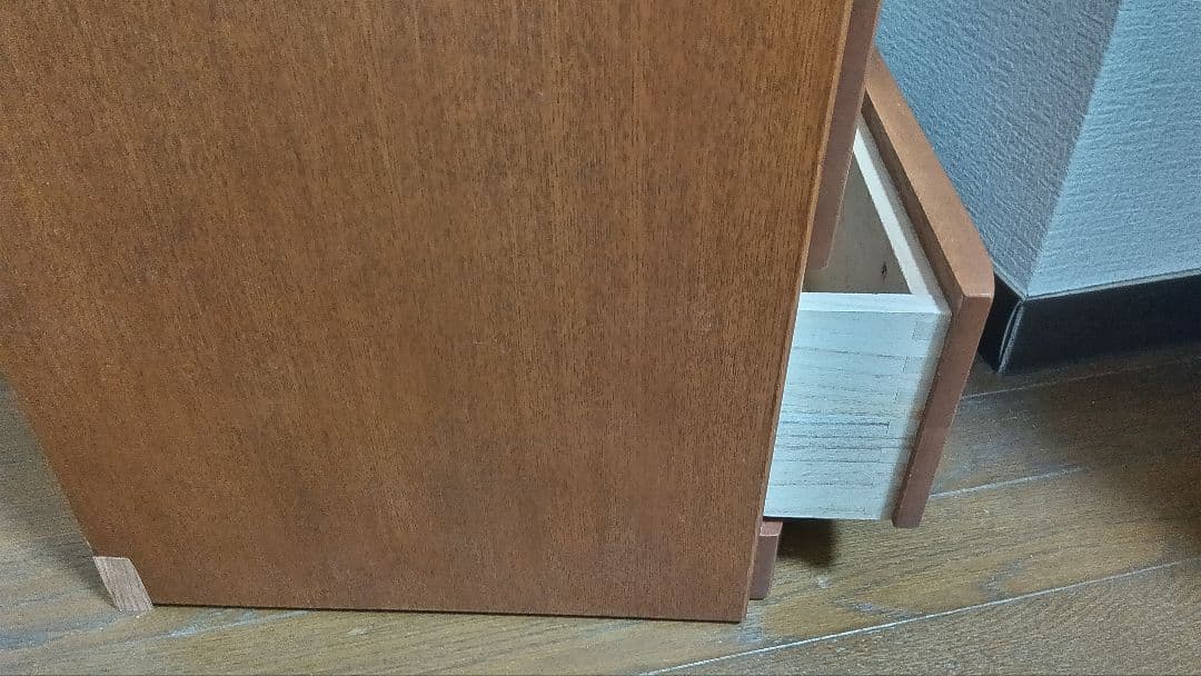 レトロハイチェスト、８段高さ112.5センチ。有限会社カシワギ。