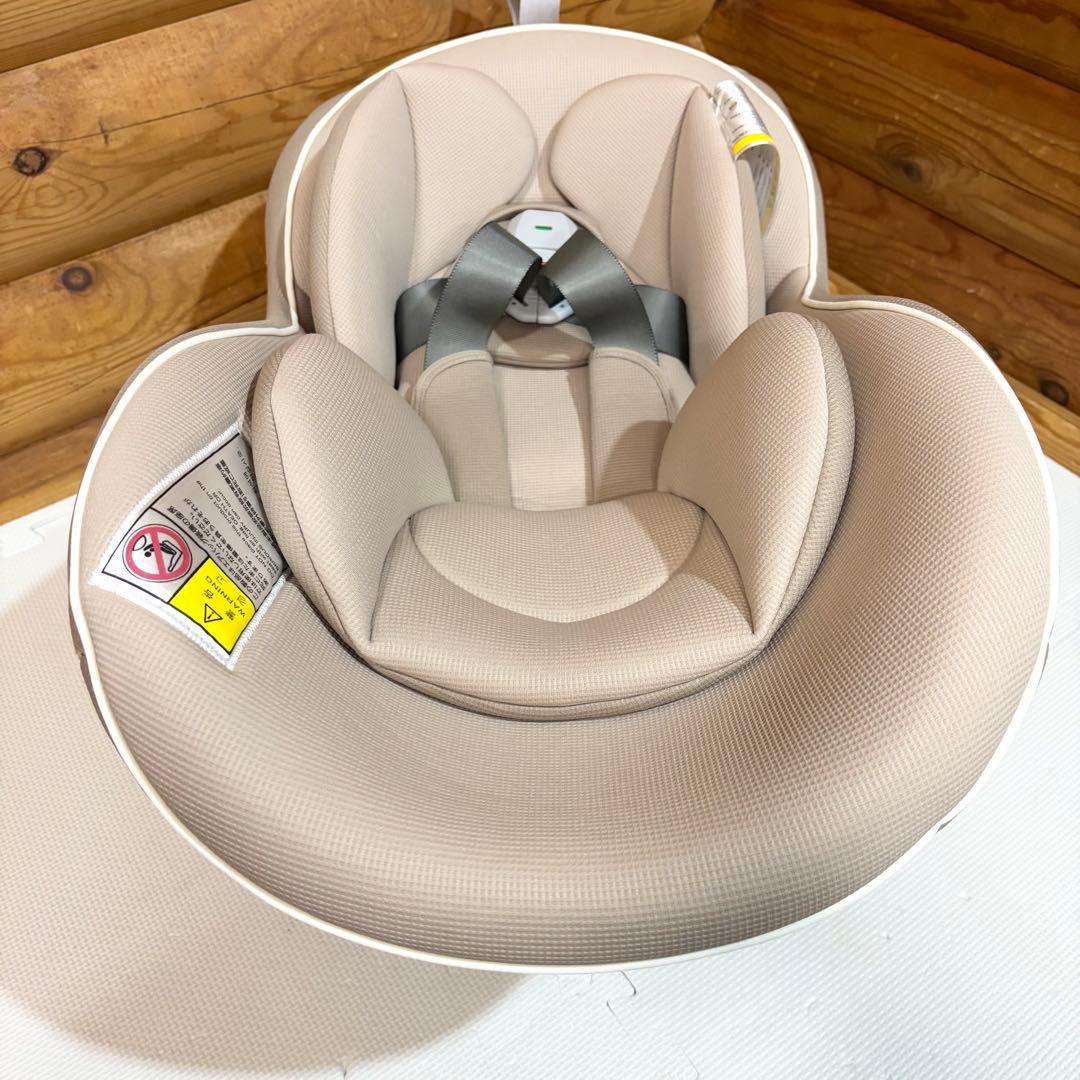 【美品】Combi コンビ チャイルドシート コッコロ S UX 新生児〜