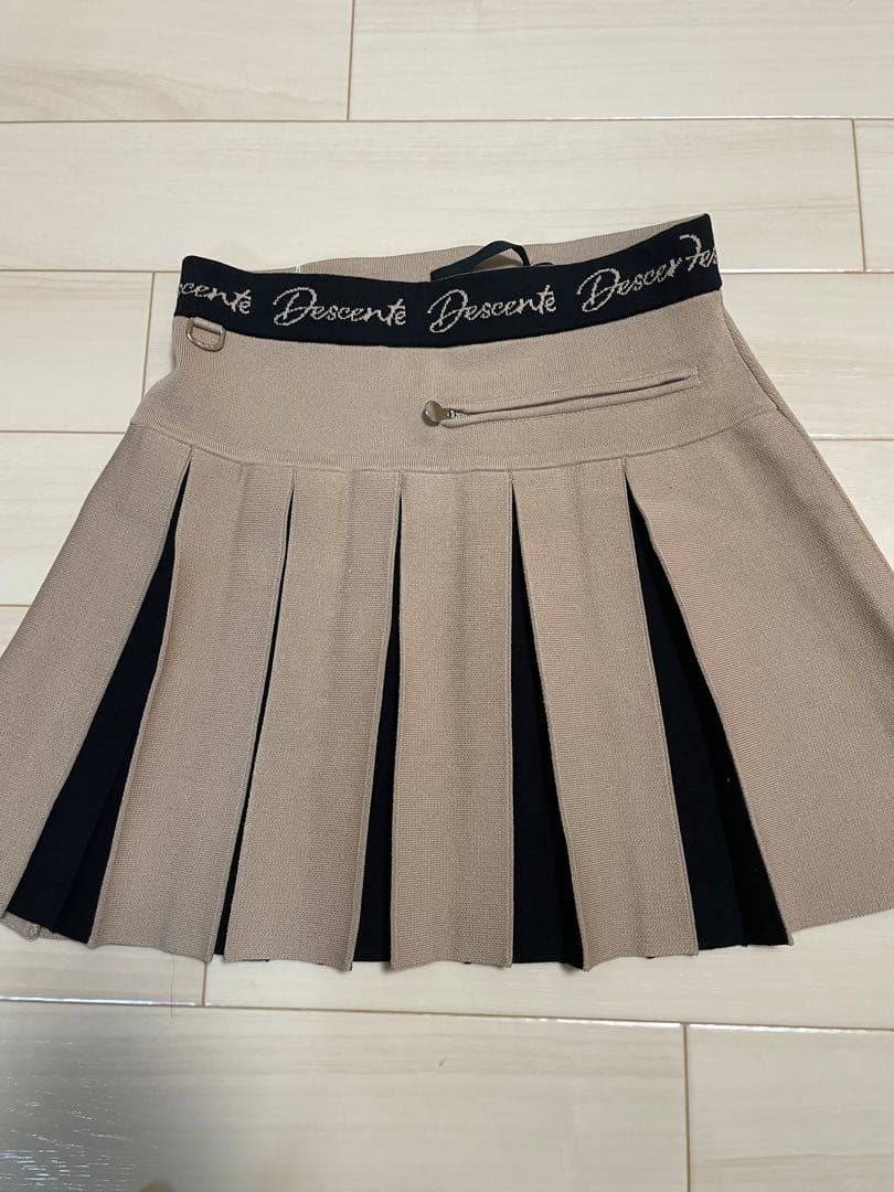 デサントゴルフ　リュクス　バックプリーツニットスカート　DESCENTEGOLF