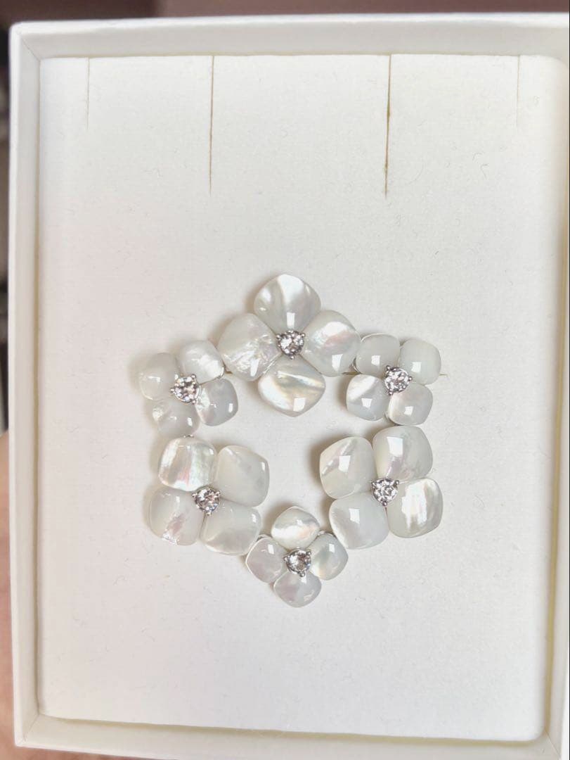 ヴァンドームブティック シェルフラワー リースブローチ 希少 廃盤品